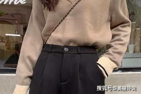 咖色西装女搭配衣服大全