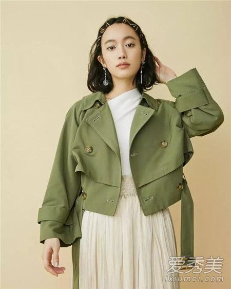 绿色婚礼衣服搭配