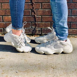 yeezy500搭配衣服