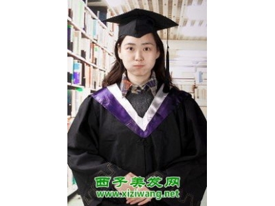 学士服搭配什么衣服