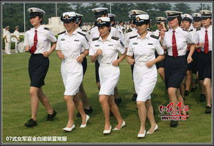 中国海军女兵衣服搭配