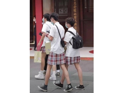 逃跑吧少学妹衣服搭配(教青少年男生女生怎样穿