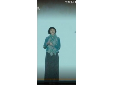 牛仔衣下边搭配什么衣服穿好看(穿牛仔衣下面应