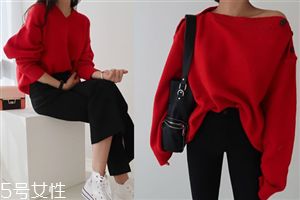 红黑白衣服搭配