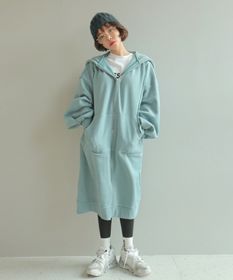 女生穿的白色的鞋子怎么搭配衣服