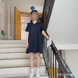 小眼睛女生搭配衣服