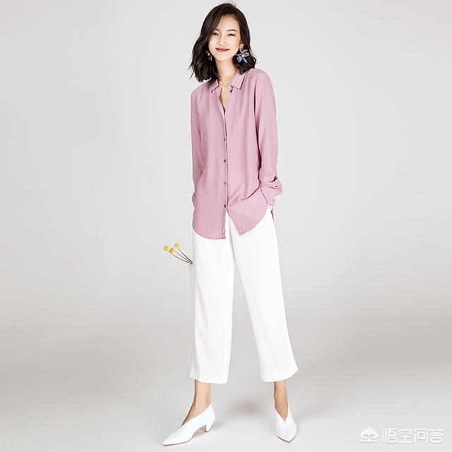 紫色衣服或者鞋子怎么搭配衣服好看？